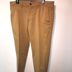 American Eagle Men’s Khakis